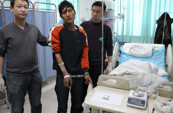 照片被放进电视剧 用于辨别贩毒嫌犯